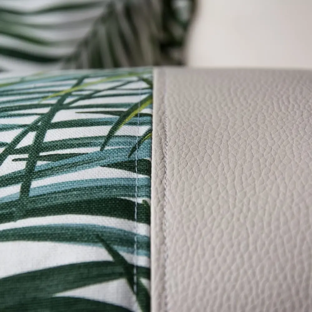 coussin noir et blanc