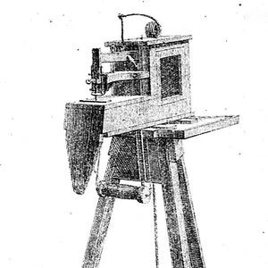 première machine à coudre